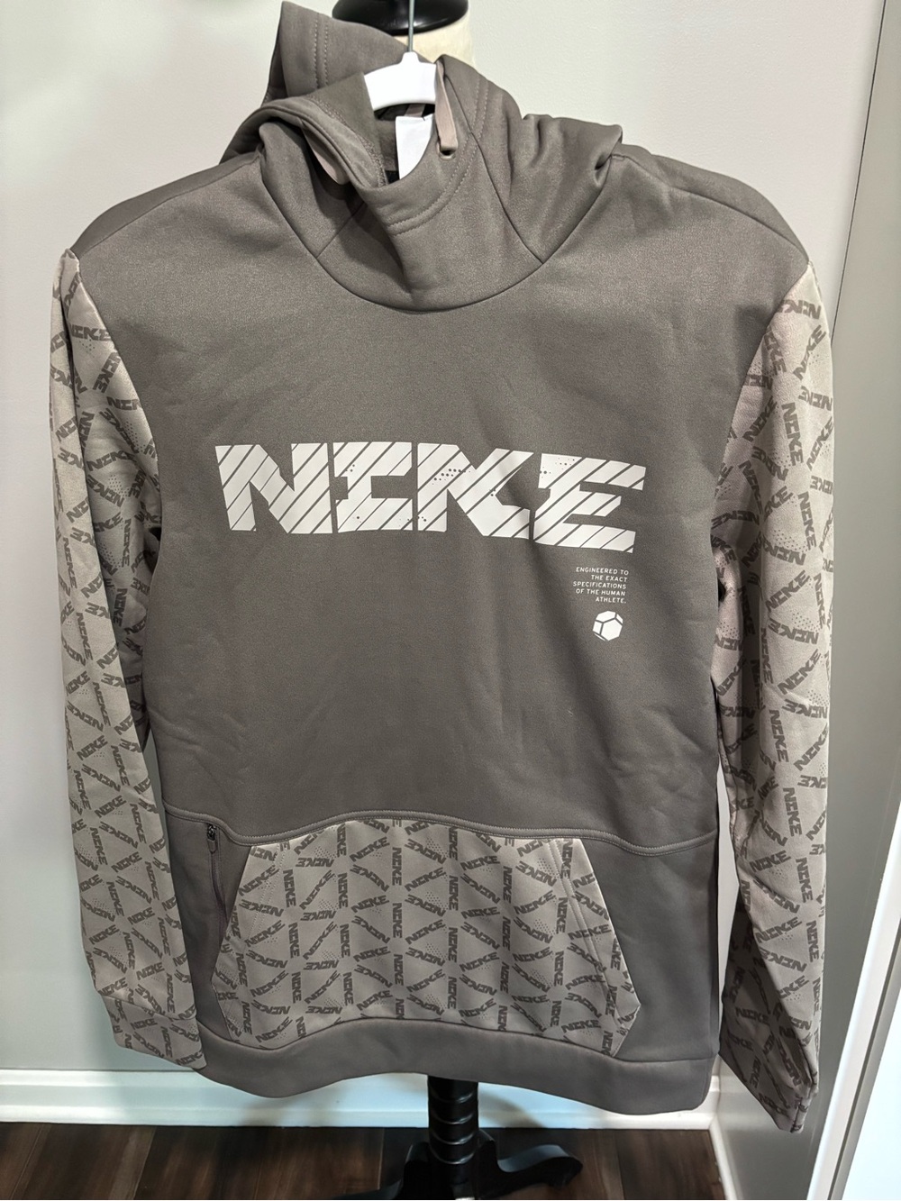 Nike Men's Gray Hooded Pullover Sweatshirt NWT